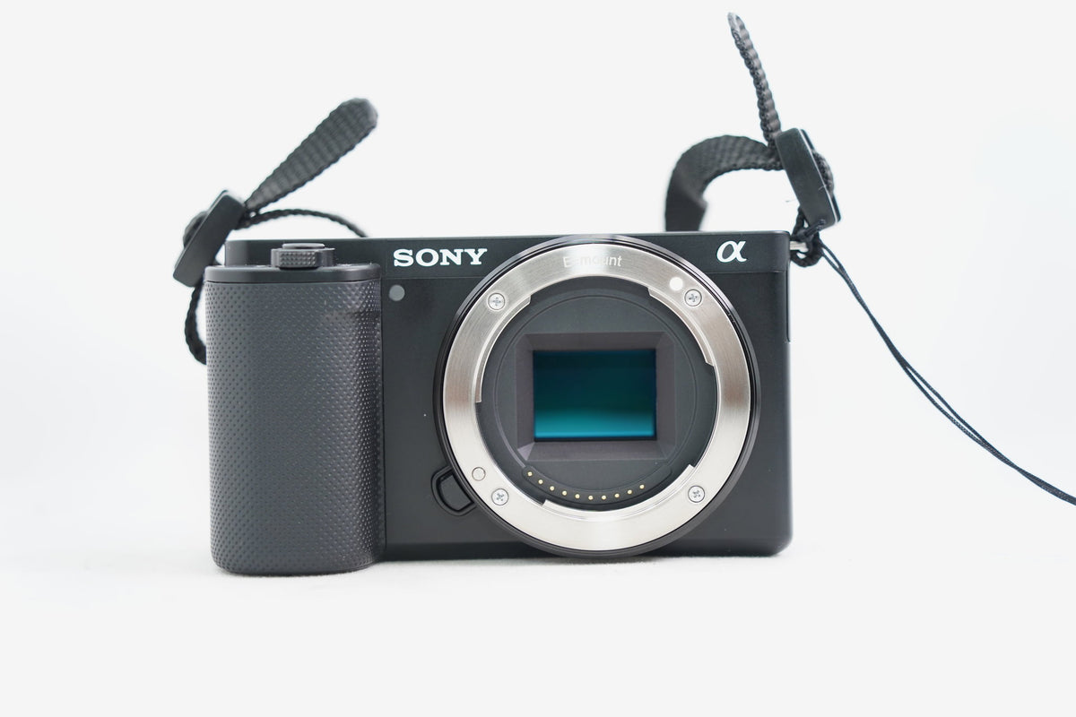 SONY α ZV-E10 / E PZ 16-50mm F3.5-5.6 OSS（付属：バッテリー）