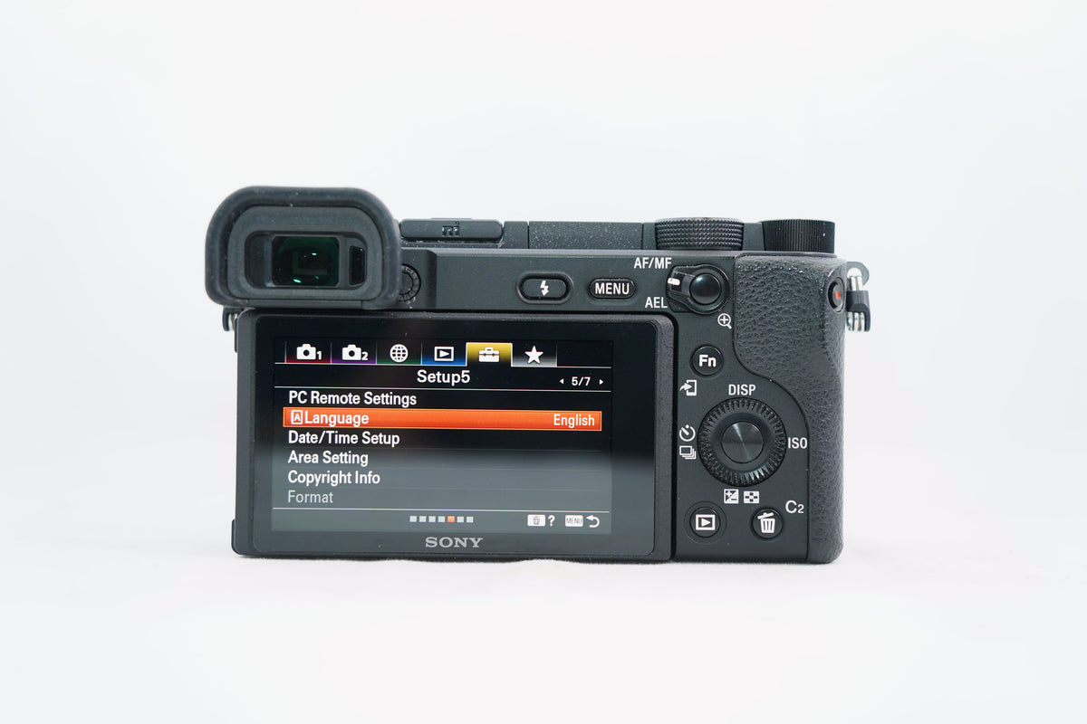 SONY α6400 / E PZ 16-50mm F3.5-5.6 OSS