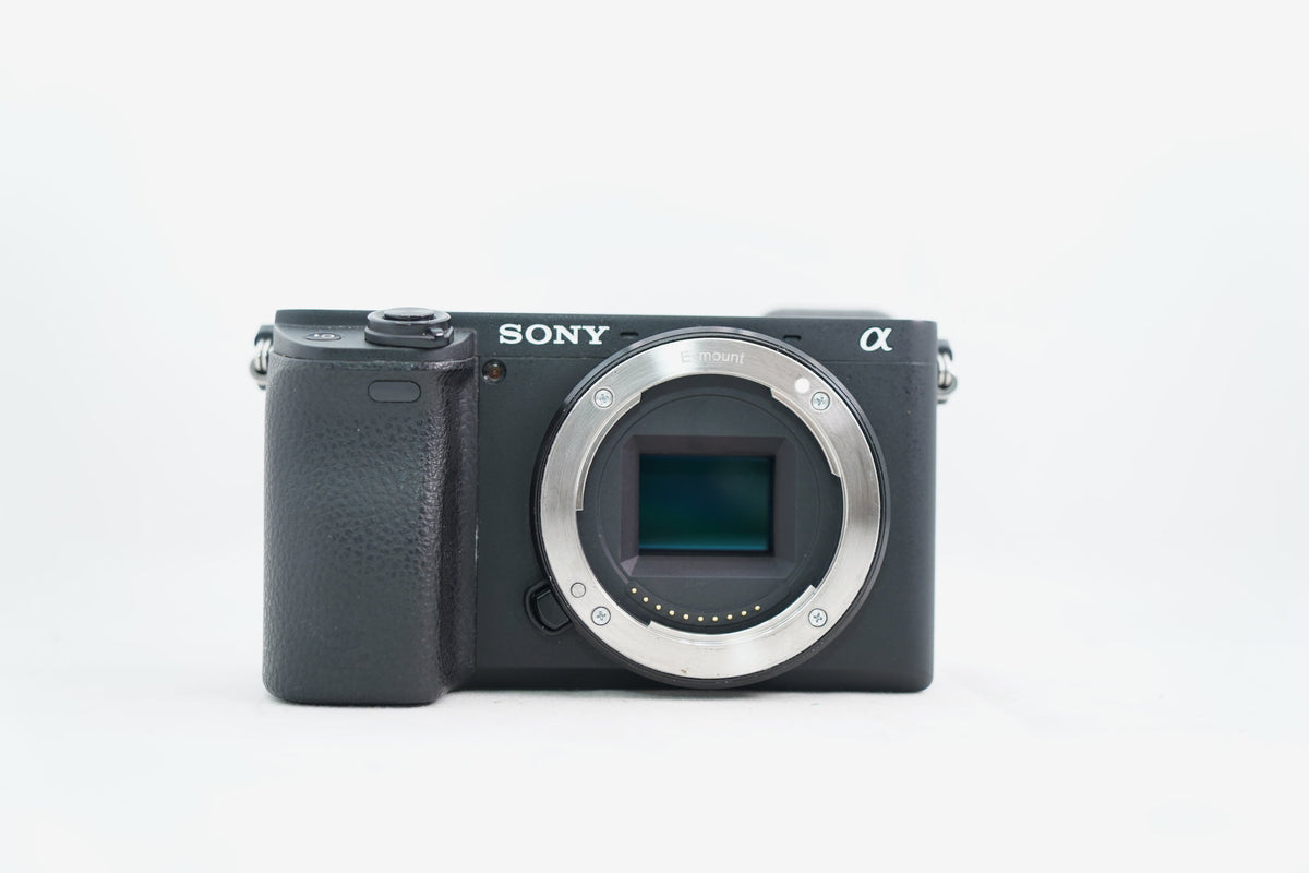 SONY α6400 / E PZ 16-50mm F3.5-5.6 OSS