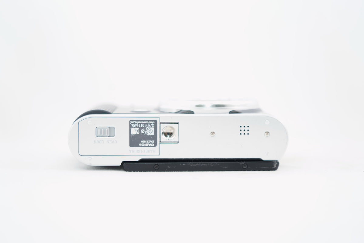 CASIO EXILIM EX-ZR1800 ブラック（付属：バッテリー）