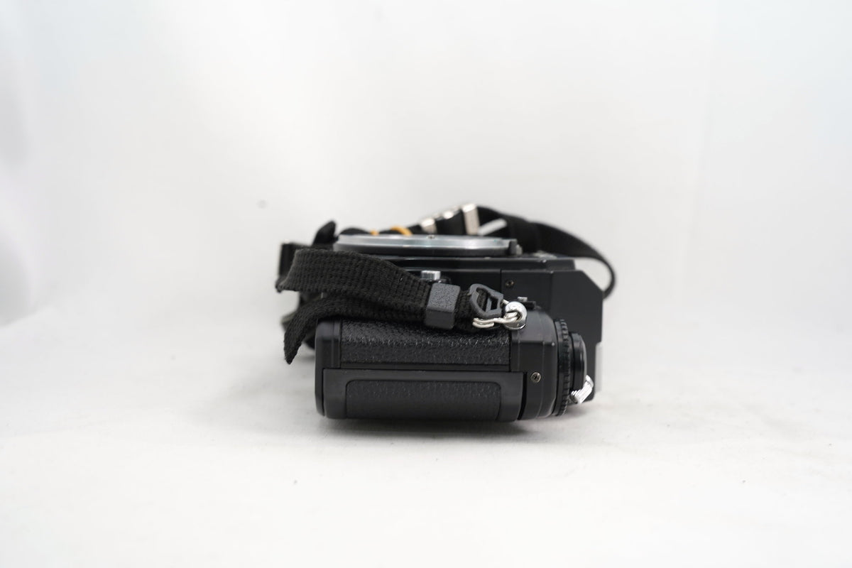 NIKON EM