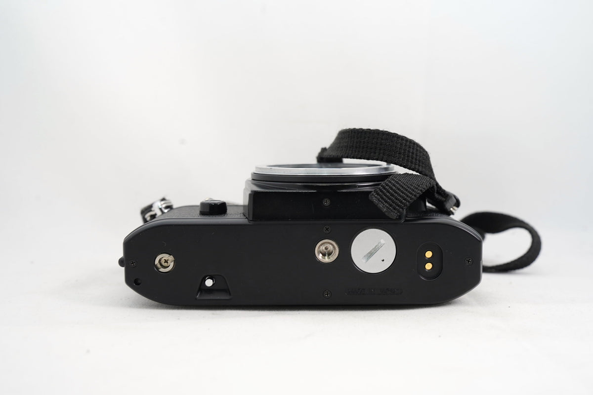 NIKON EM
