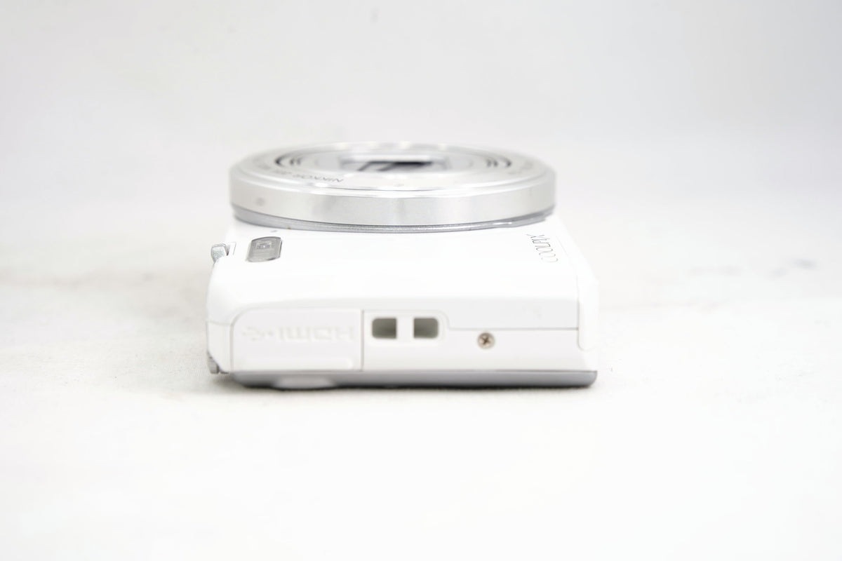 NIKON COOLPIX S7000 ホワイト