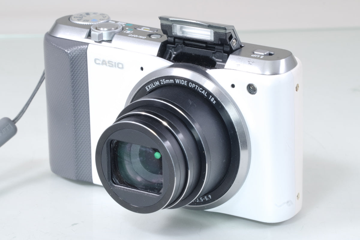 CASIO EXILIM EX-ZR700 ホワイト  バッテリー, 付き