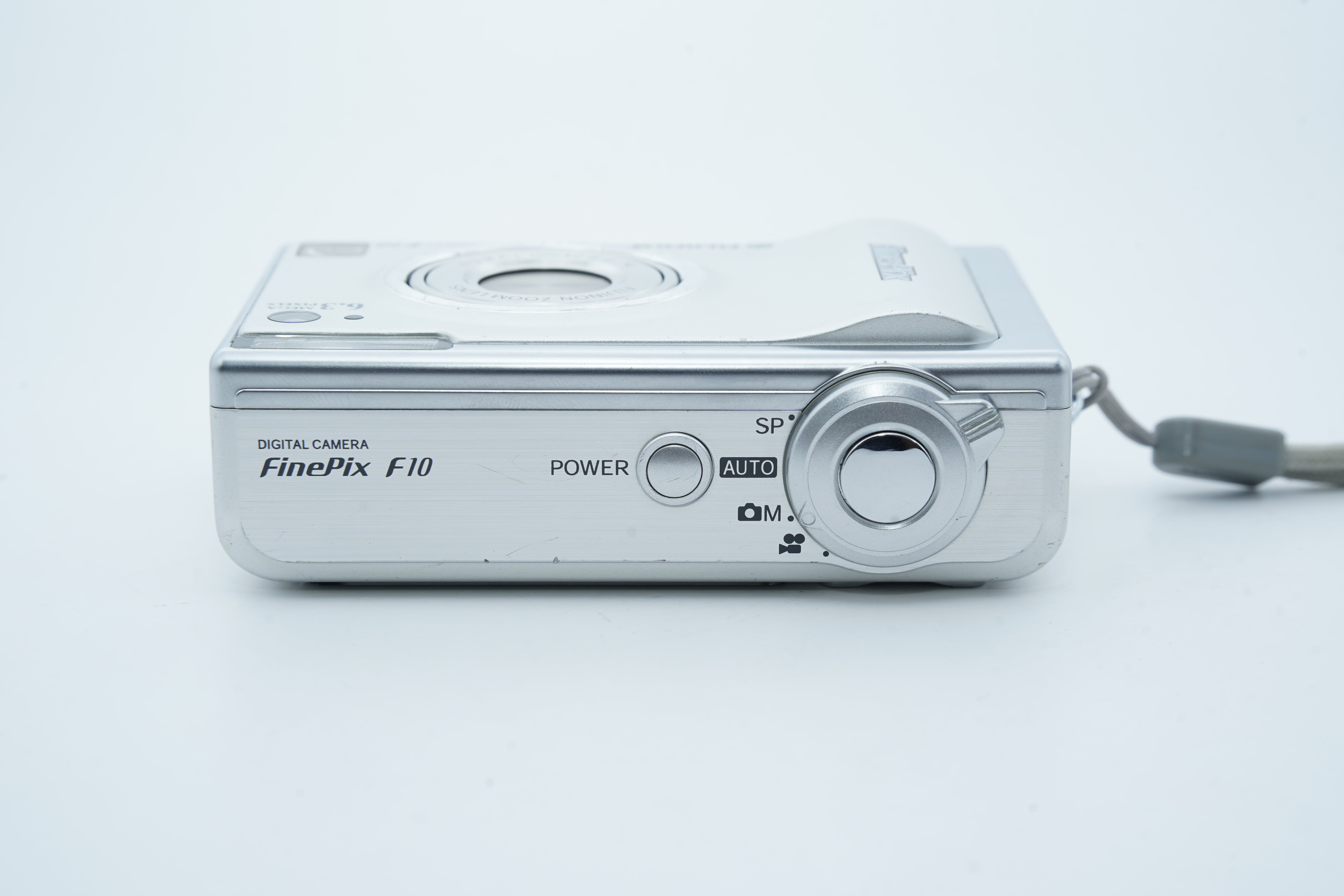 2742【極美品】FUJIFILM FinePix F10 バッテリー2個 FUJIFILM FINEPIX F10 バッテリー・充電器・箱付属