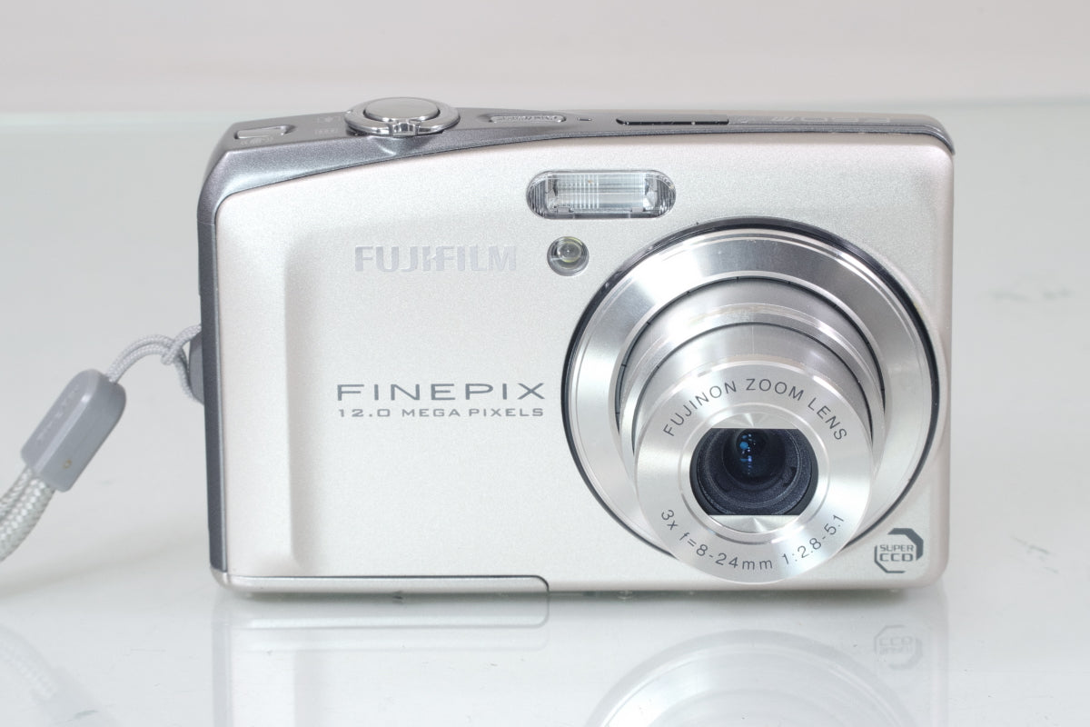 FUJIFILM FinePix F60fd  シルバー バッテリー 付き