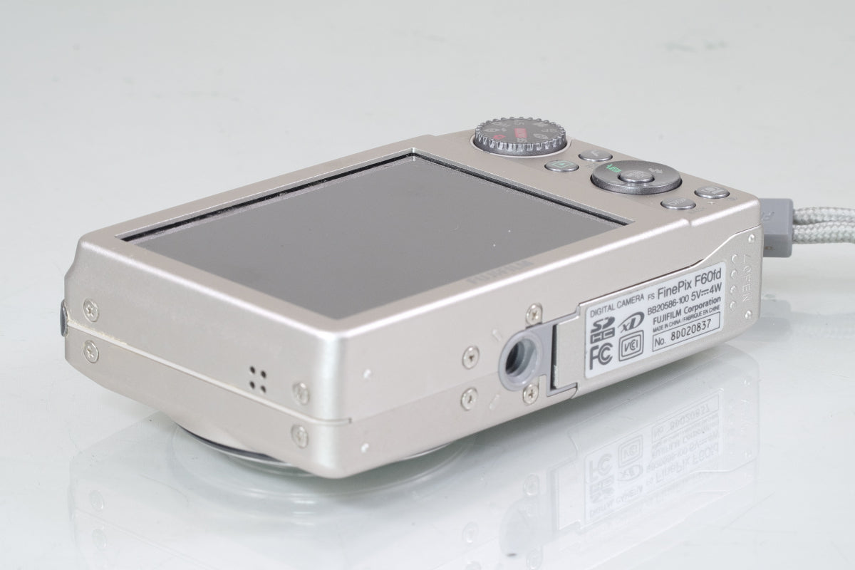 FUJIFILM FinePix F60fd  シルバー バッテリー 付き