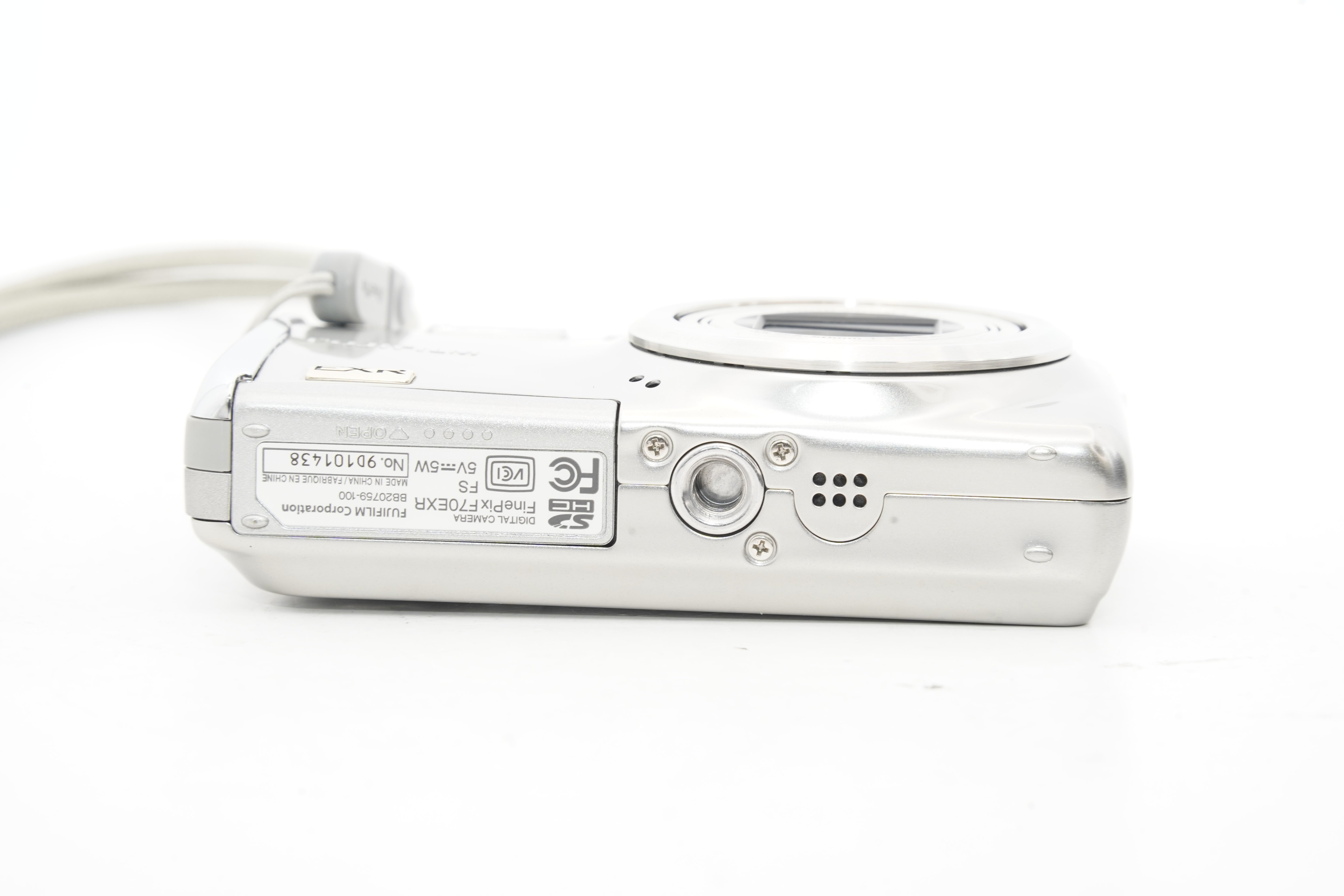 FUJIFILM FinePix F70 EXR シルバー