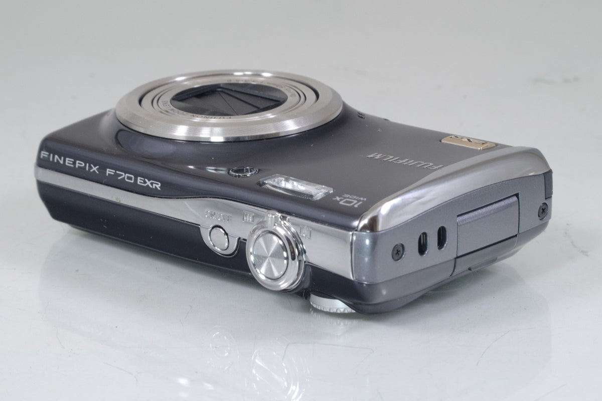 FUJIFILM FinePix F70 EXR  ブラック バッテリー 充電器 元箱 その他 付き