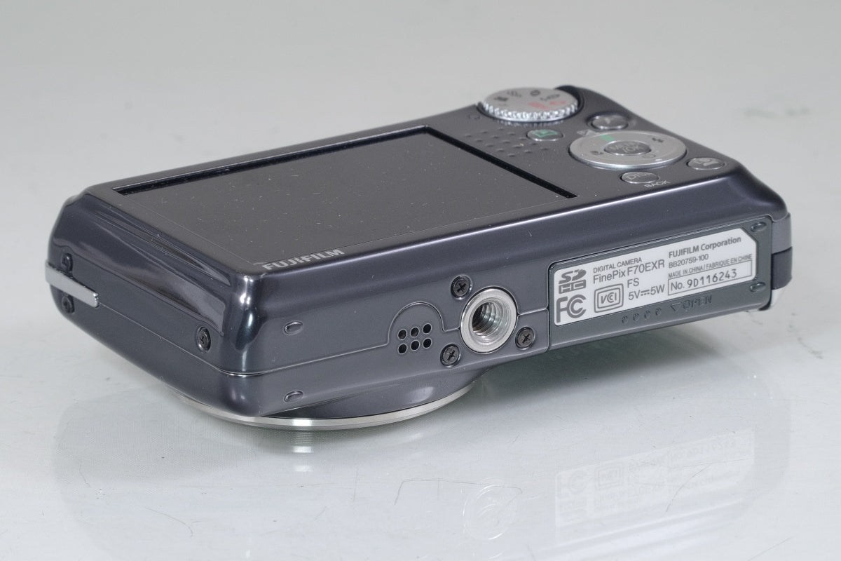 FUJIFILM FinePix F70 EXR  ブラック バッテリー 充電器 元箱 その他 付き