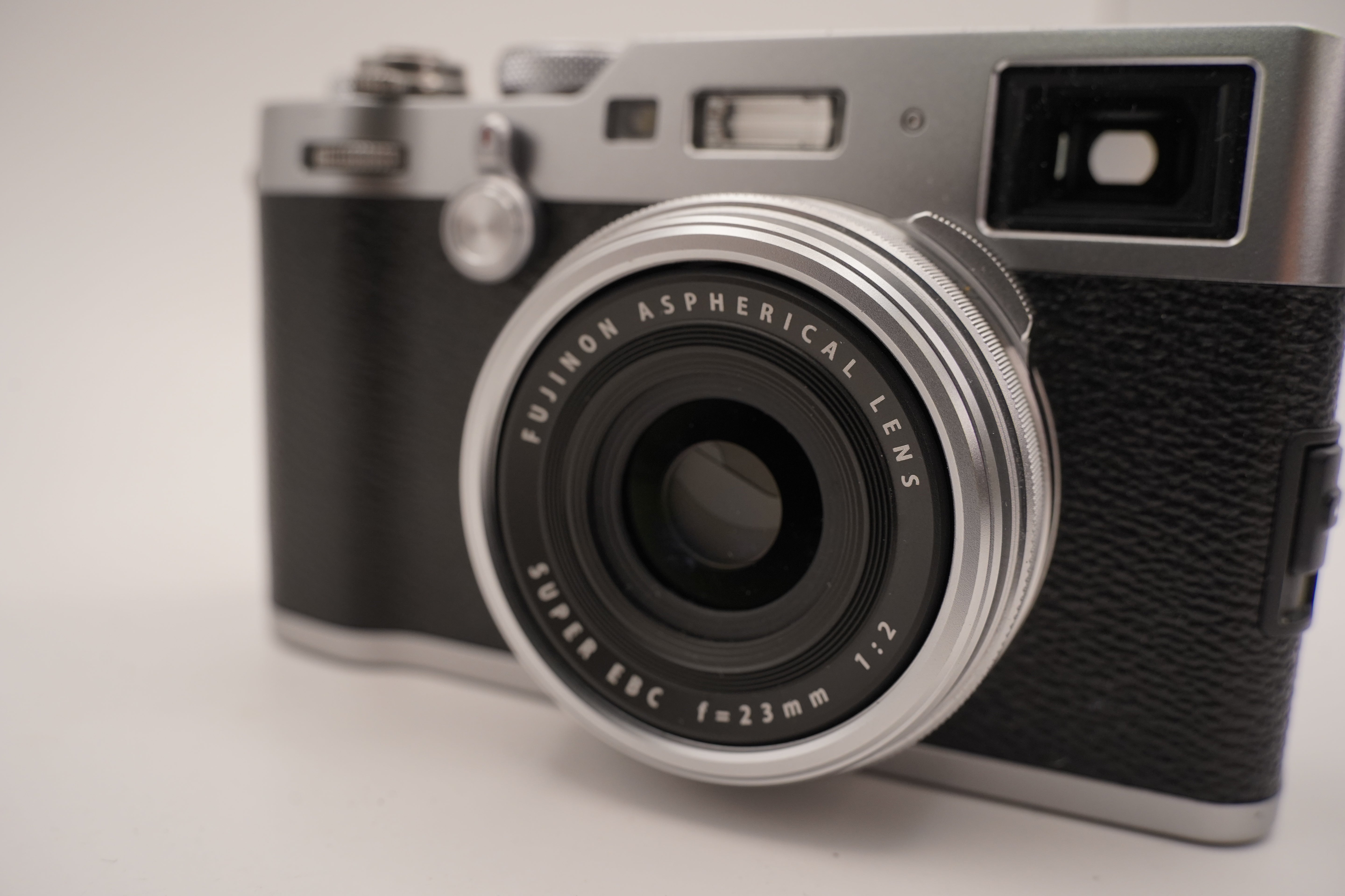 FUJIFILM X100F シルバー 箱 バッテリー付属
