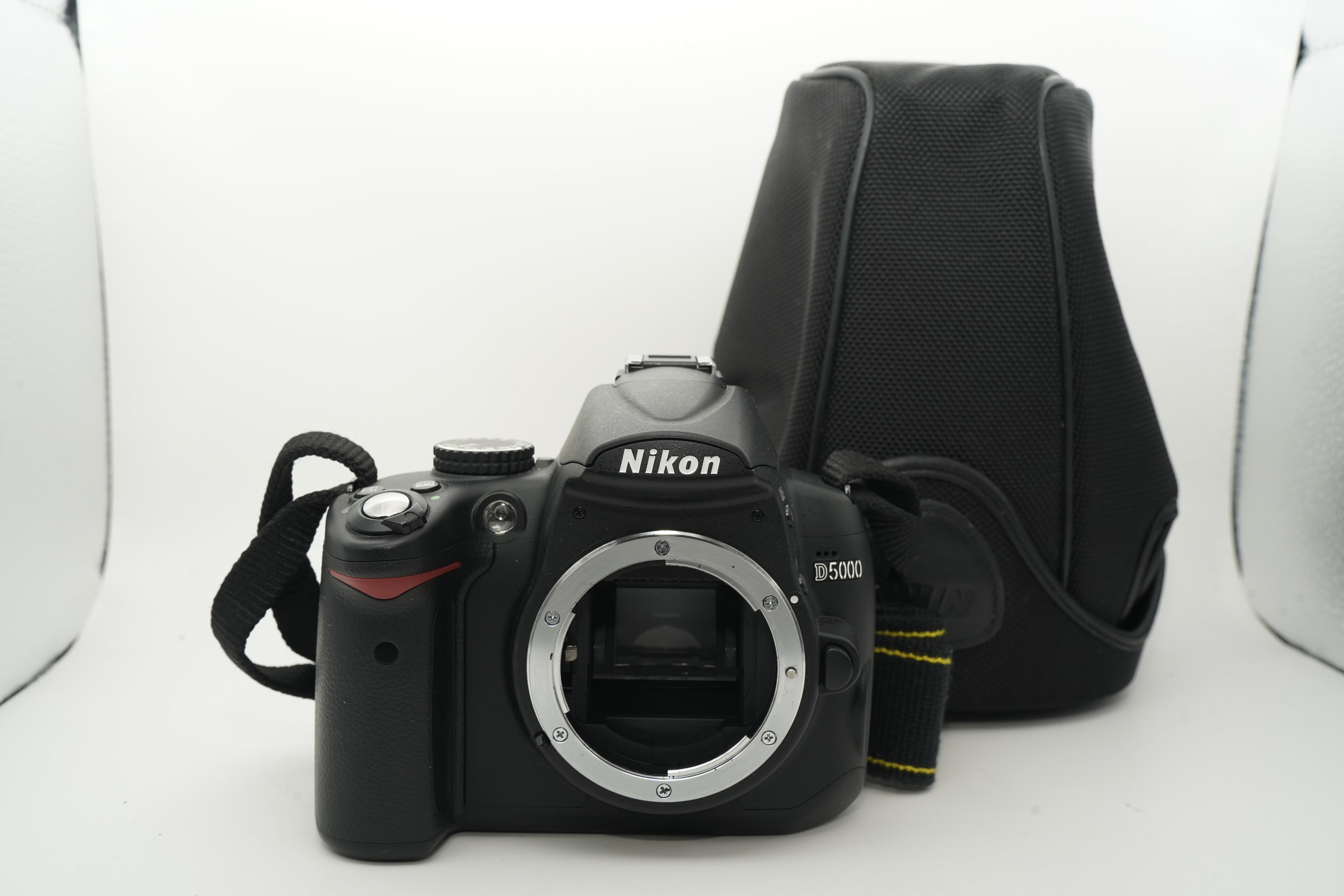 NIKON D5000