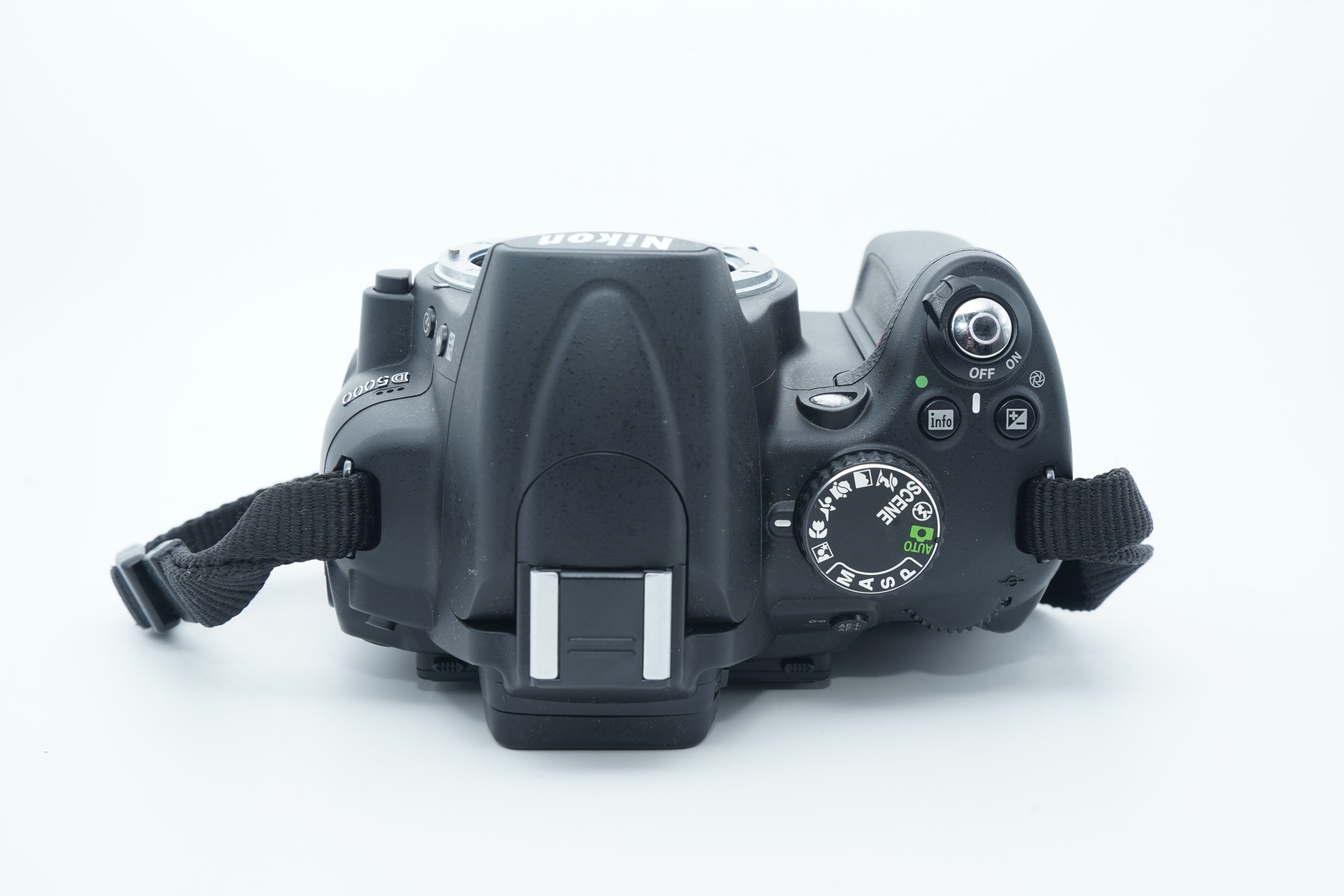 NIKON D5000