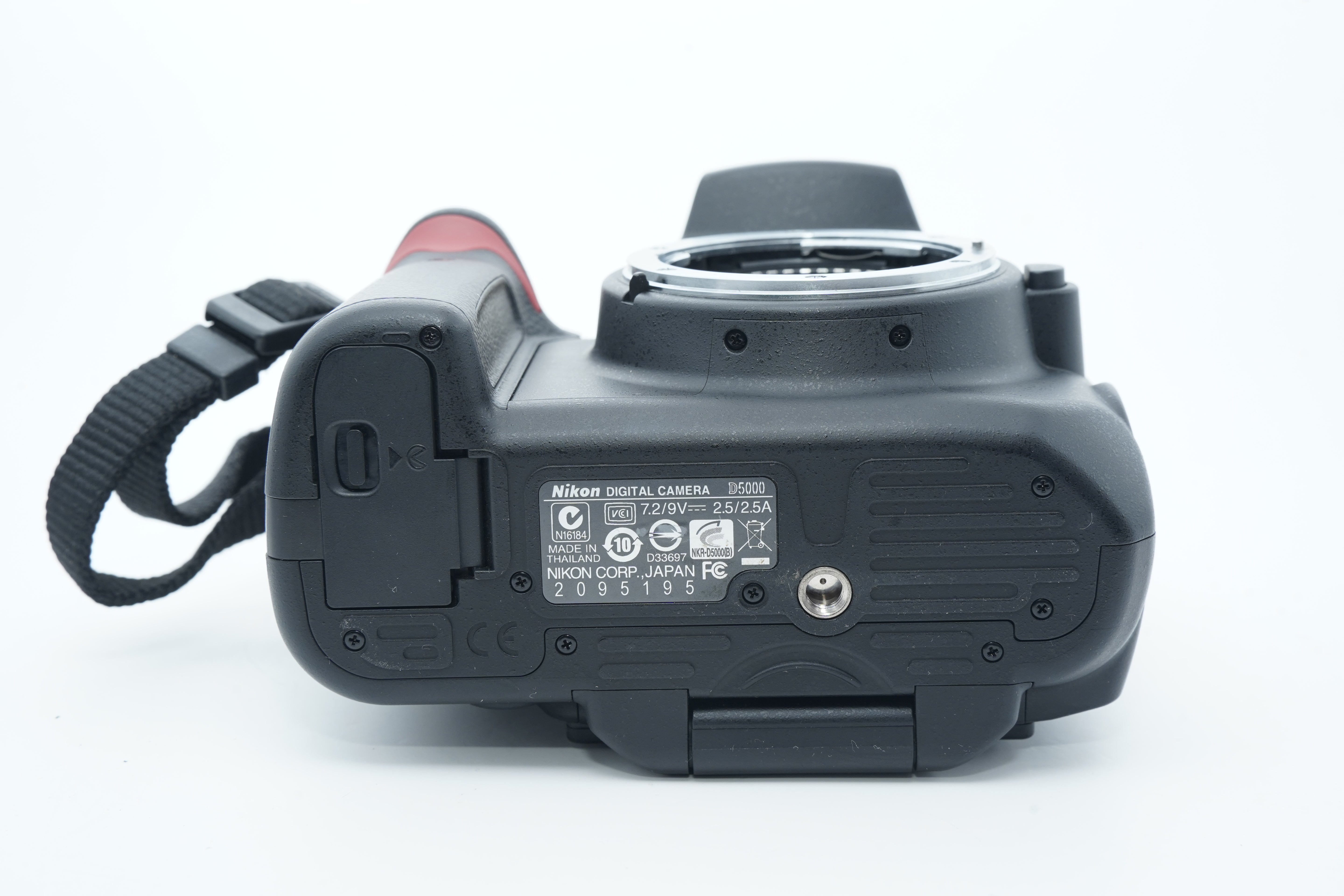 NIKON D5000