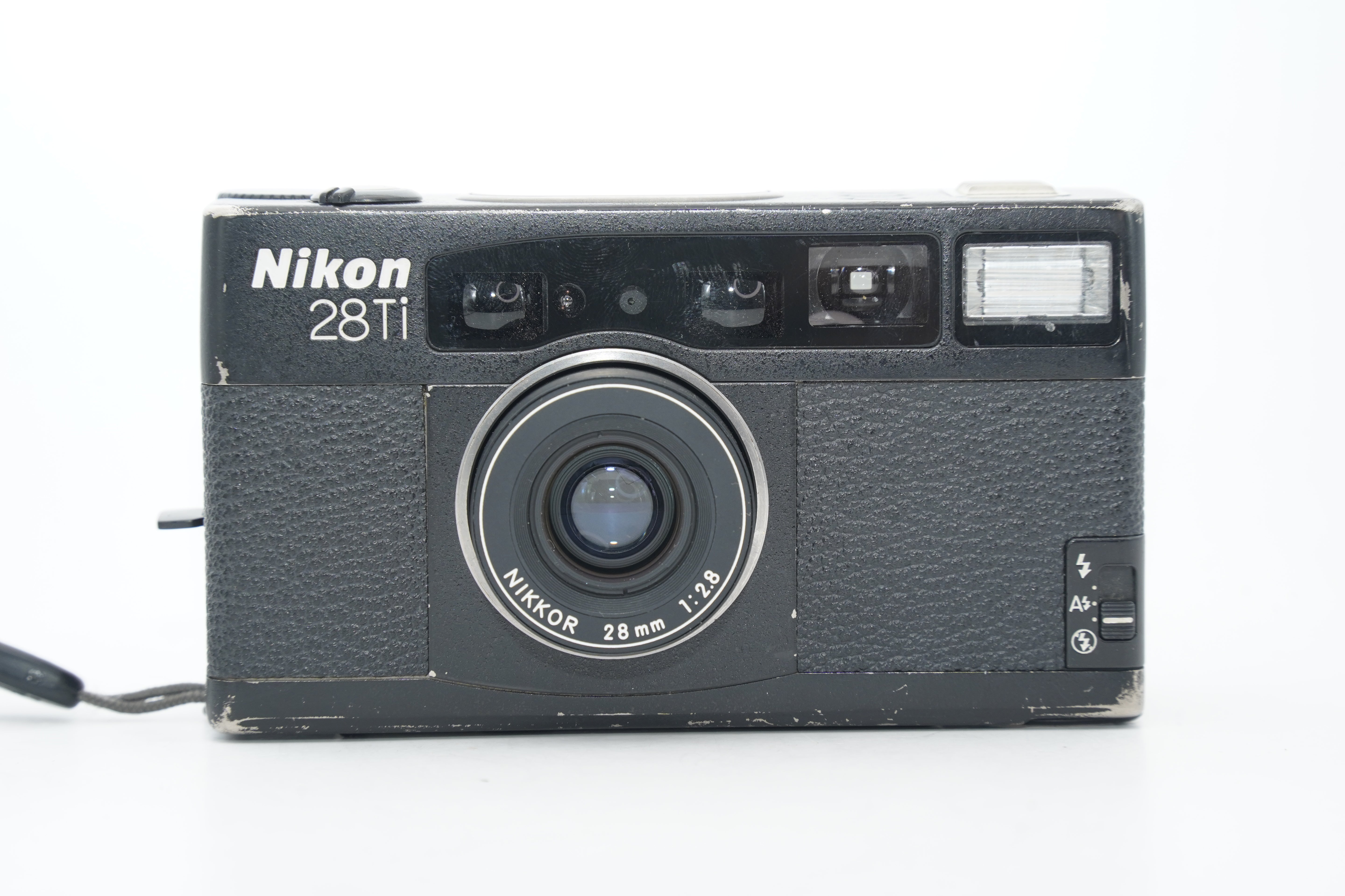 Nikon 28Ti ブラック