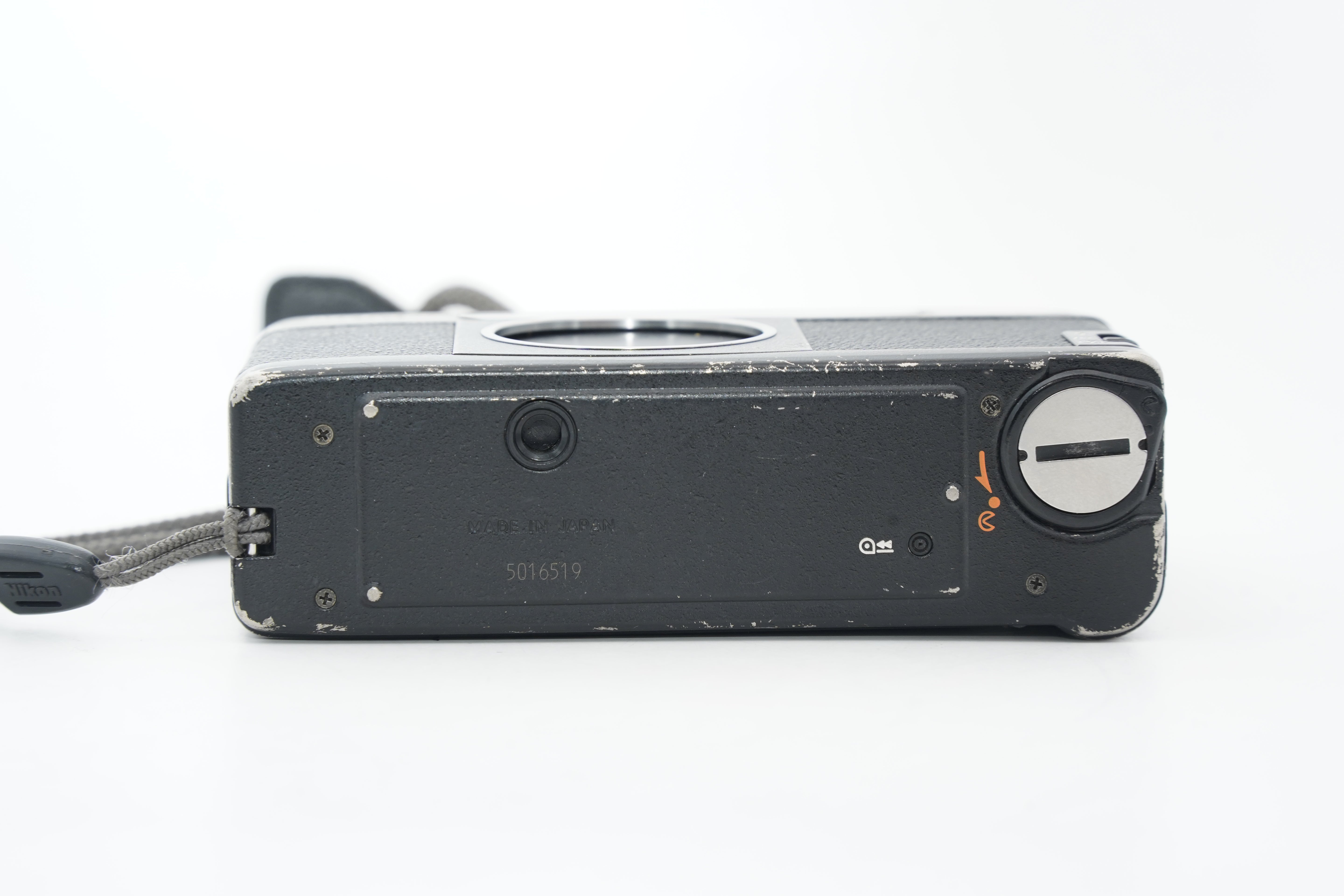 Nikon 28Ti ブラック