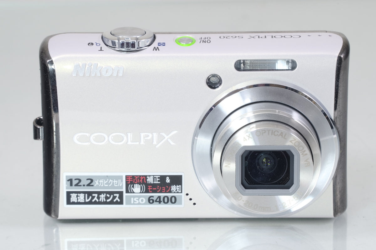 Nikon COOLPIX S620  ホワイト バッテリー 充電器 付き