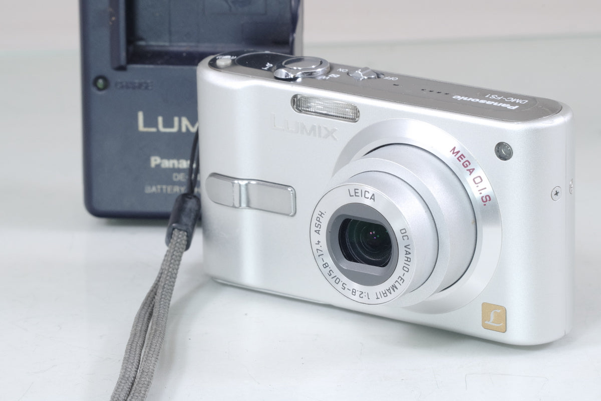 Panasonic LUMIX DMC-FS1 シルバー Amazon | パナソニック デジタル