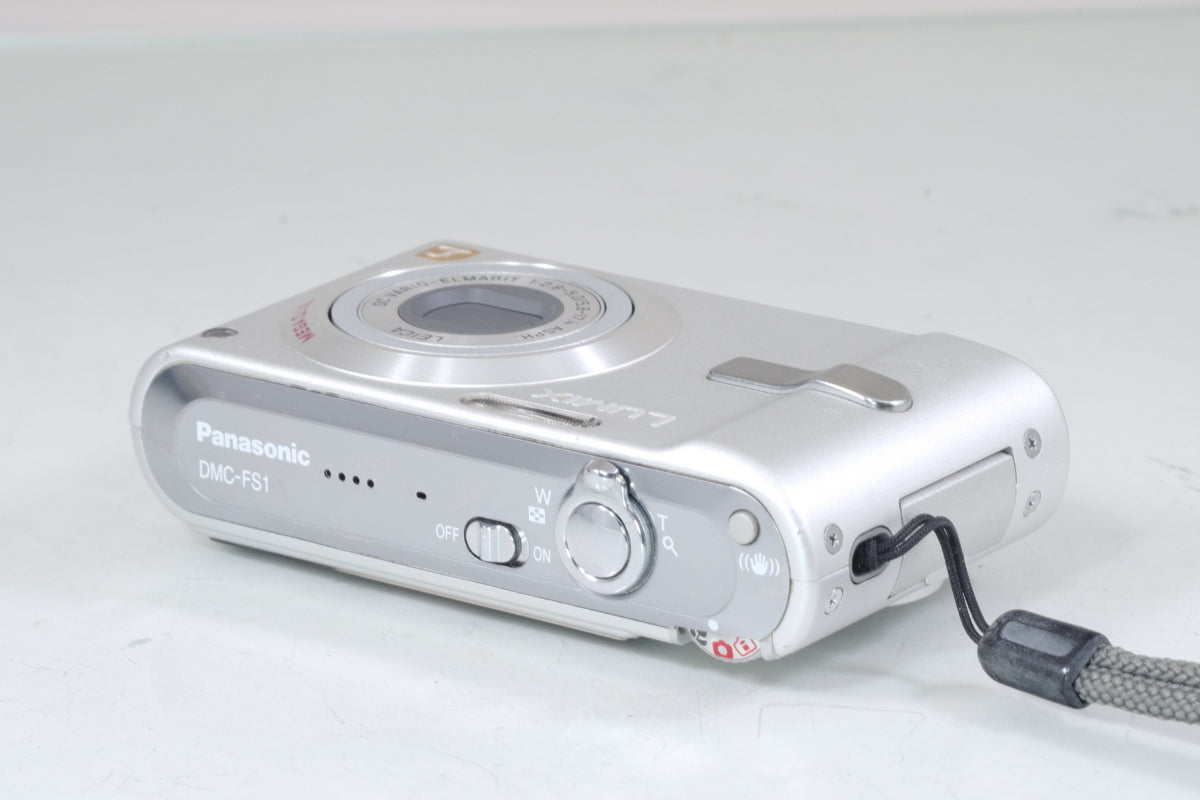 Panasonic LUMIX DMC-FS1  シルバー バッテリー 充電器 付き