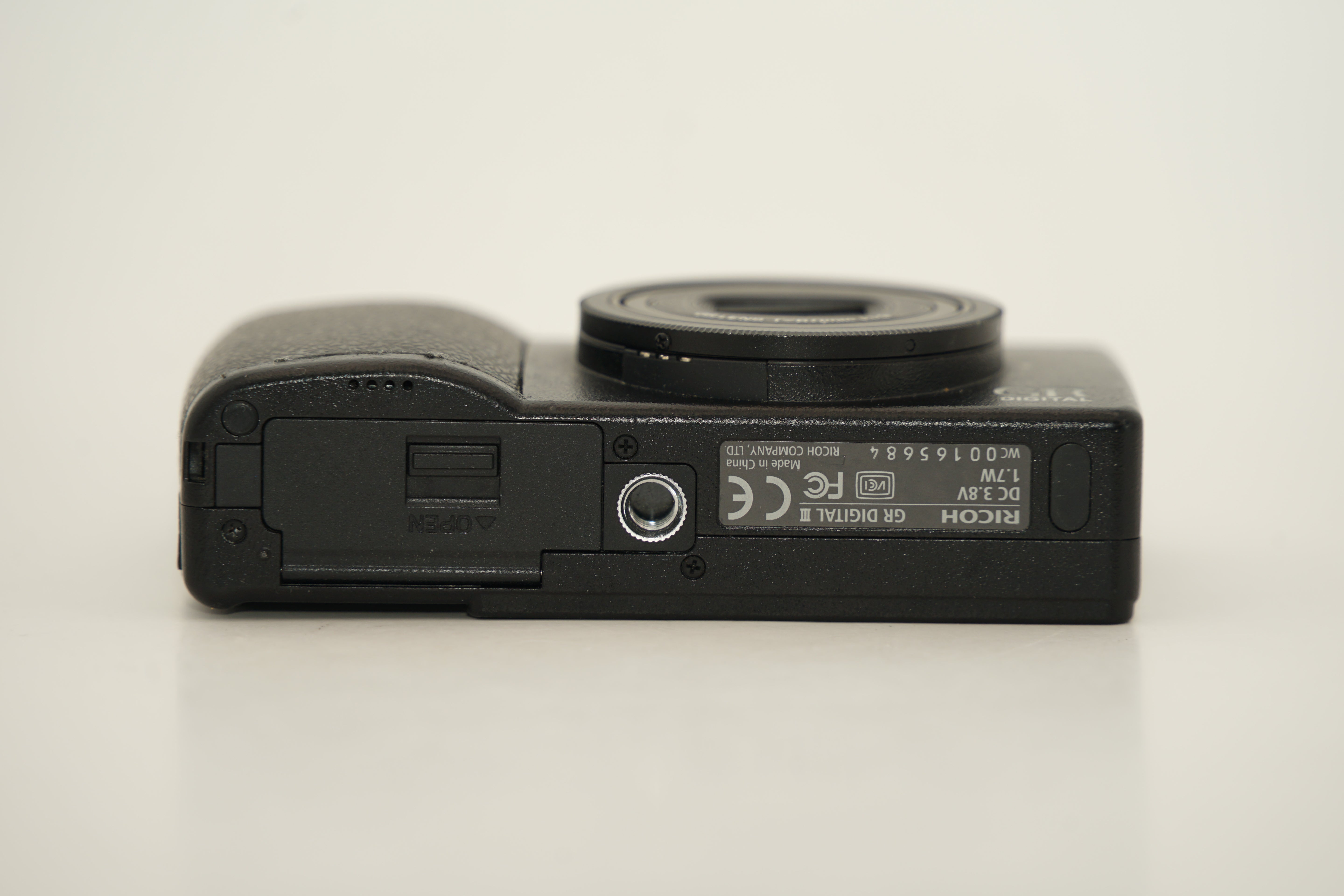 RICOH GR DIGITAL III バッテリー 充電器付属