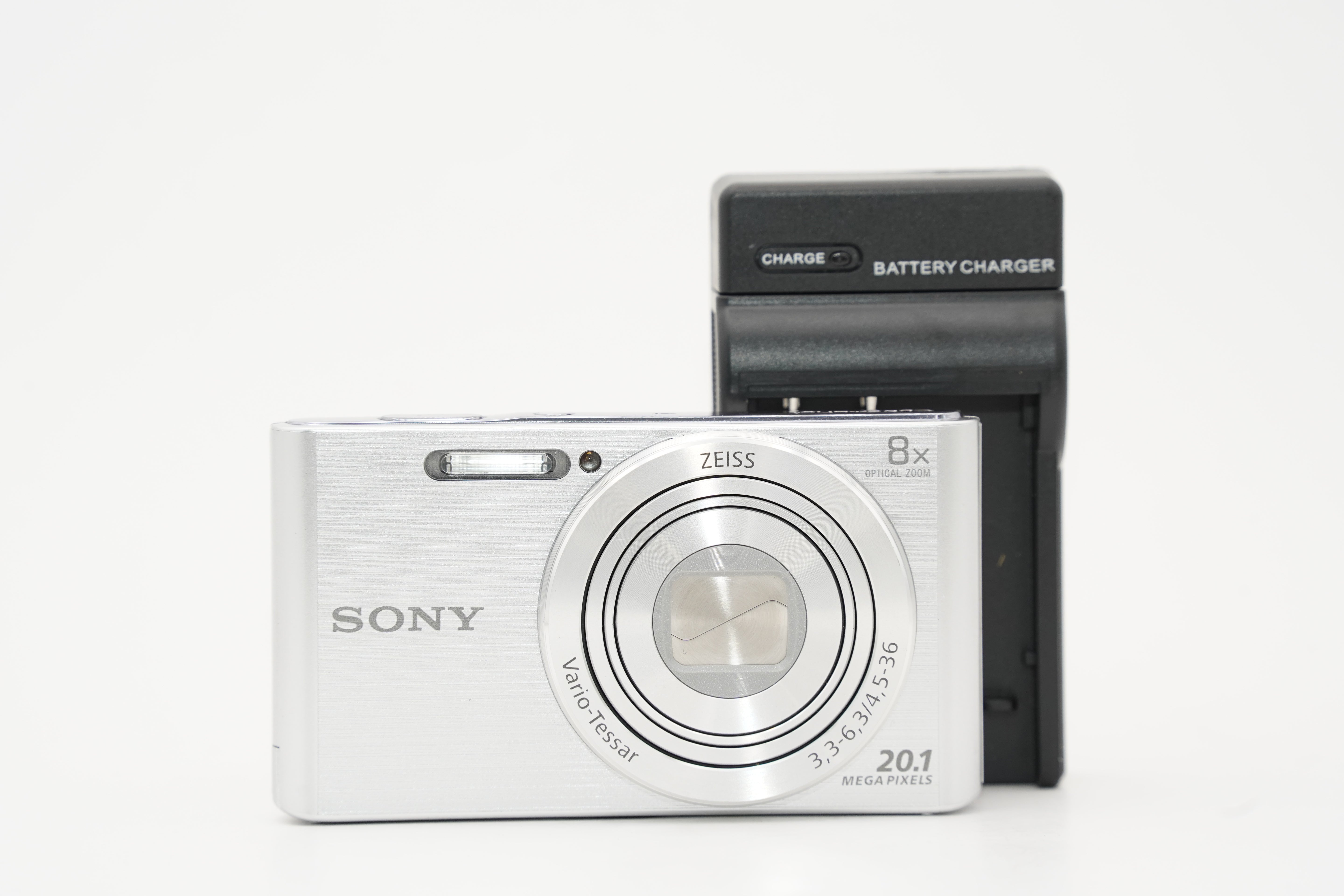 SONY Cyber-shot DSC-W830 ｼﾙﾊﾞｰ充電器、バッテリー付属